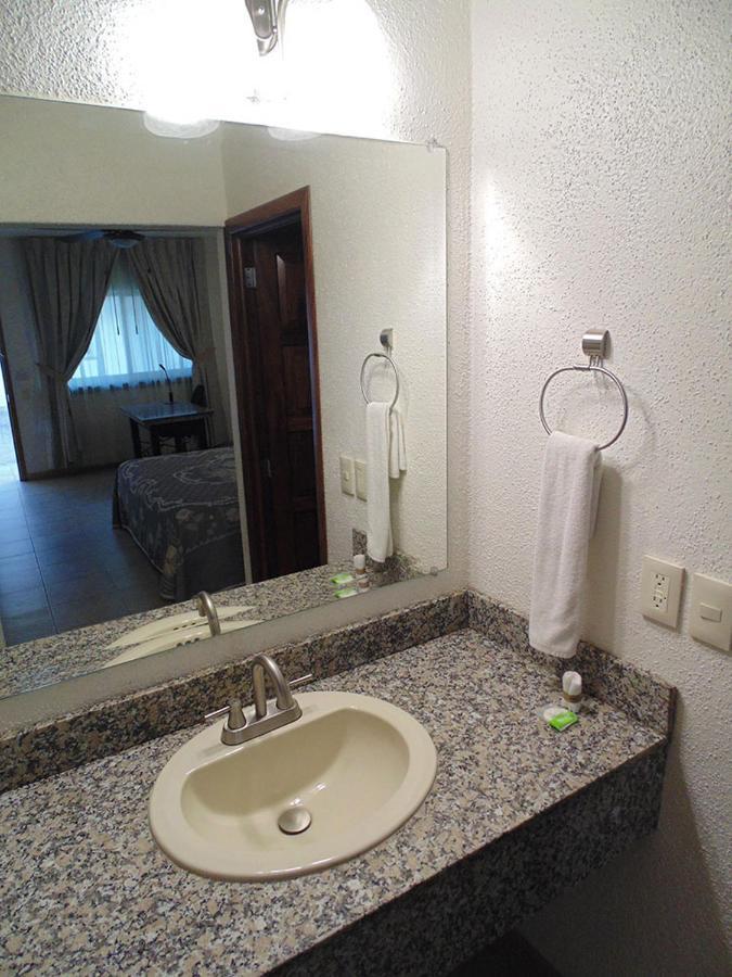 Hotel Hacienda シウダード・グスマン エクステリア 写真